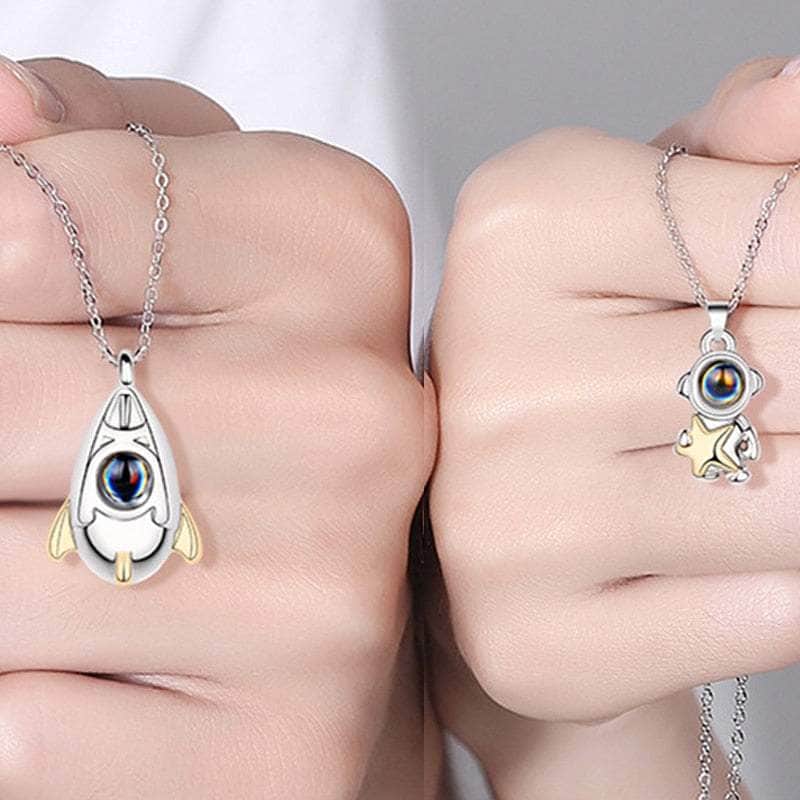 La Michy Tienda Collares Proyeccion Cohete y Astronauta